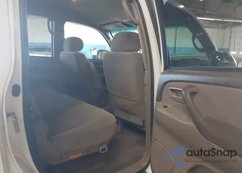 2004 Toyota Tundra Sr5 V8 z USA, uszkodzony, nr VIN 5TBET34164S449146